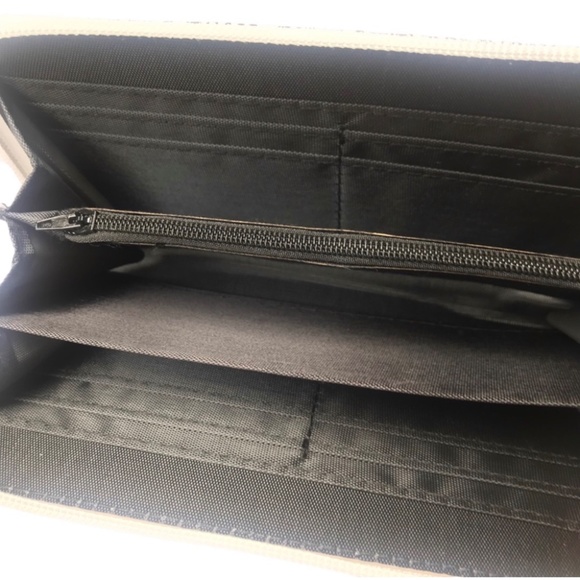 1 LEFT! Snake Printed Women’s Cute Trendy Summer Fall Fashion Wallet - Picture 4 of 4